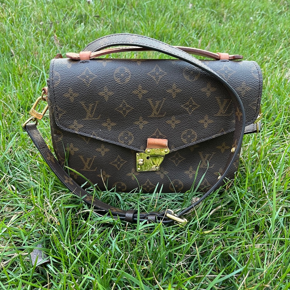 Louis Vuitton Pochette Metis